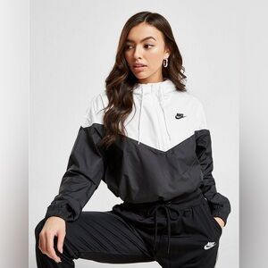 Nike Women's Cropped Windbreaker Jacket with monochromatic colours